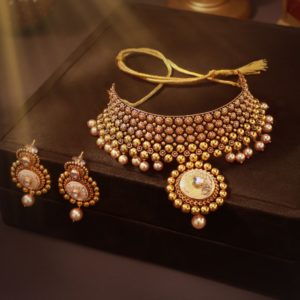 Choker necklace