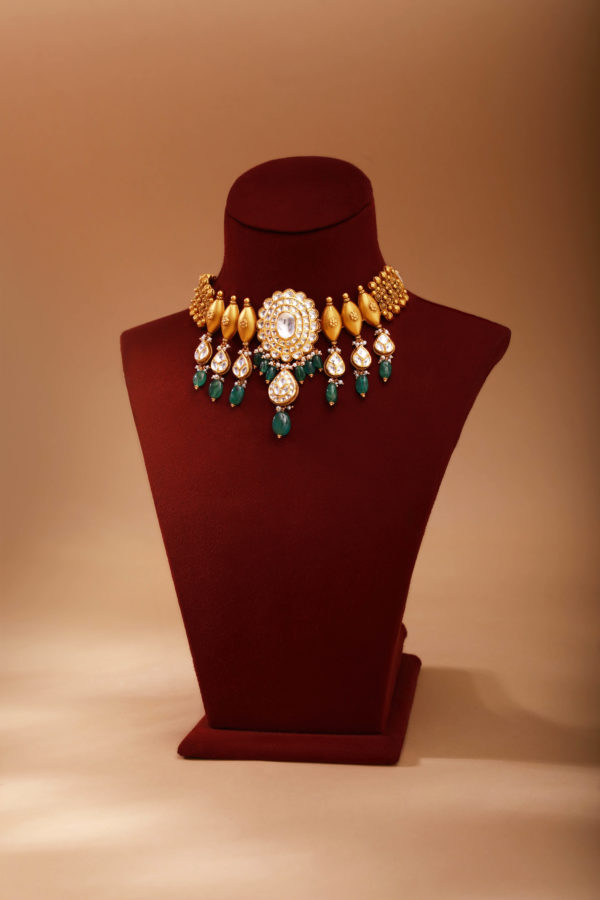 Set necklace