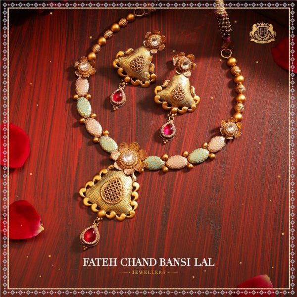 SET NECKLACE