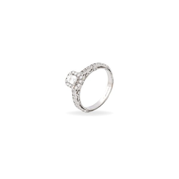 DIAMOND LADIES RING