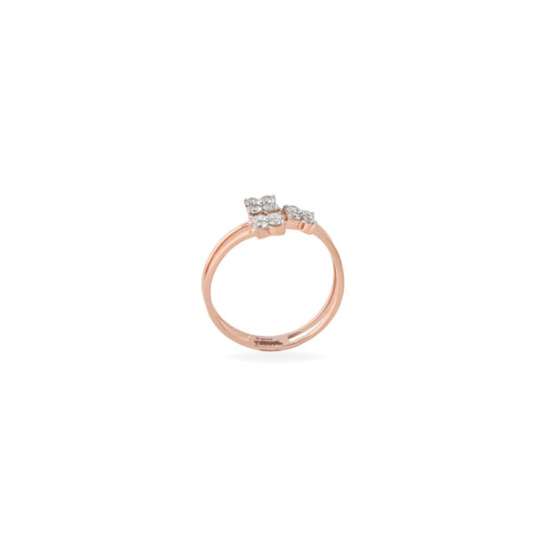 DIAMOND LADIES RING