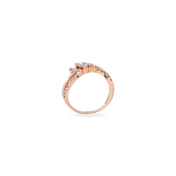 DIAMOND LADIES RING