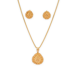 Traditional Gold Teardrop Pendant Set