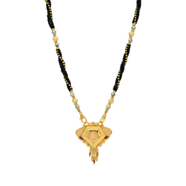 Traditional Gold Mangalsutra with Intricate Pendant Design