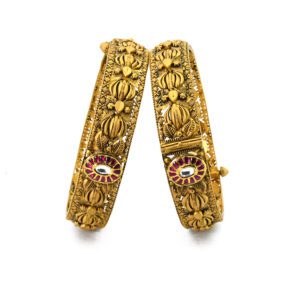 ANTIQUE KUNDAN KADA