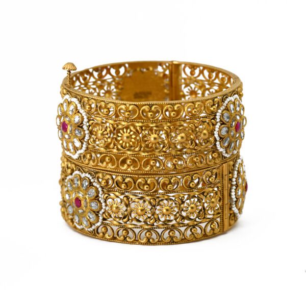 ANTIQUE KUNDAN KADA