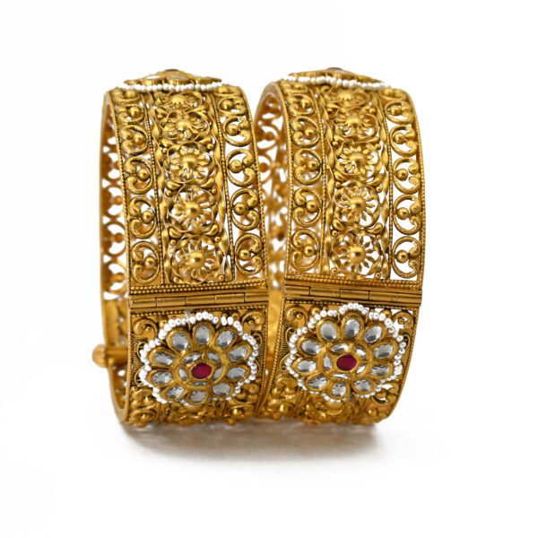 ANTIQUE KUNDAN KADA